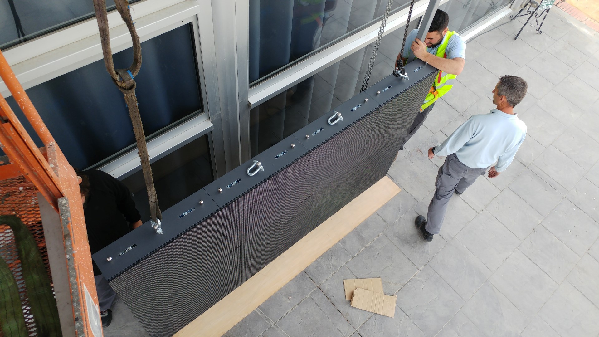 instalacion-pantallas-led-gigantes